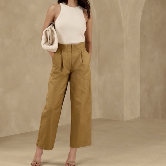 Banana Republic Pants - Banana Republic Cropped Wide-Leg Pants in Olive